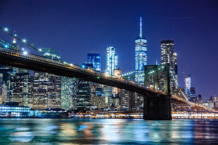 Photographie de pont pendant la nuit