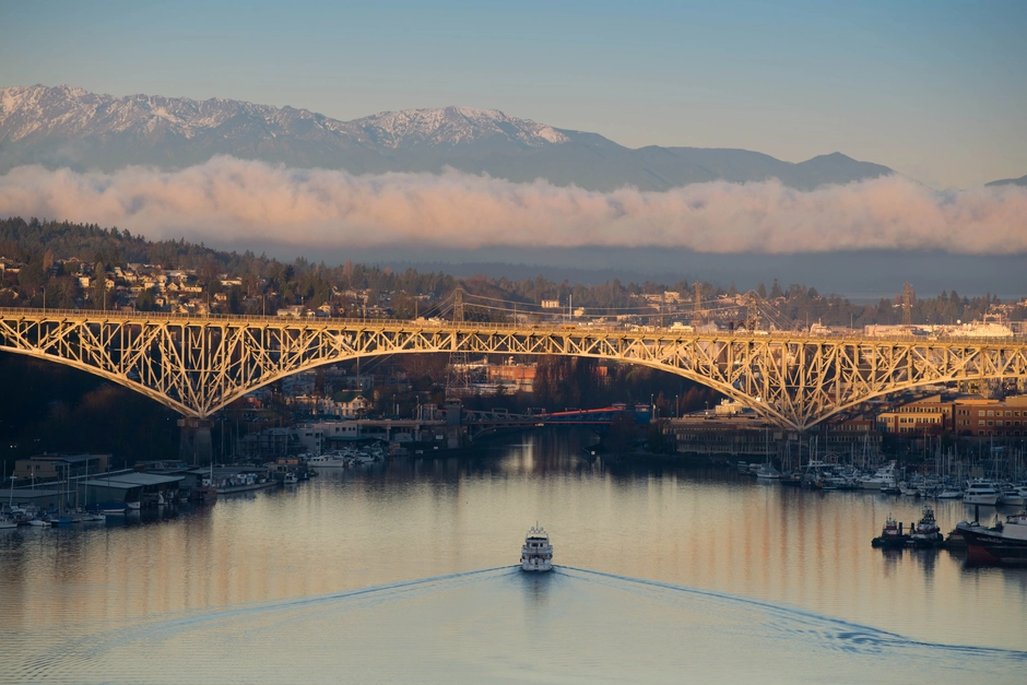 Pont Aurora Seattle